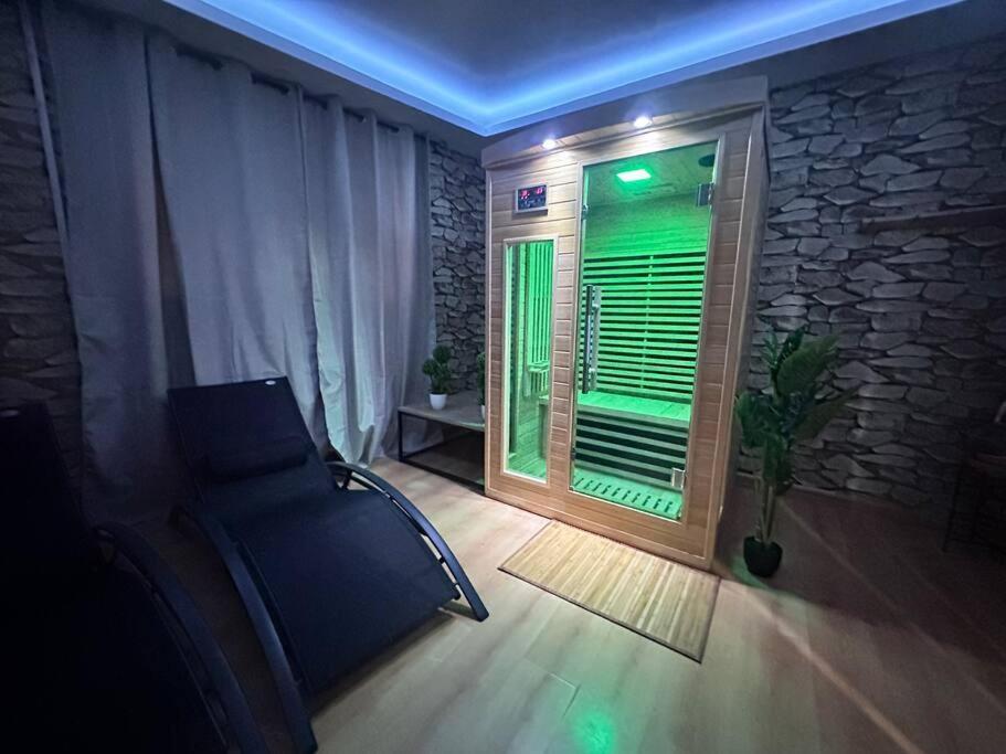 E Servagnat T3 Luxe Avec Sauna Jacuzzi Et Hammam Эперне Экстерьер фото