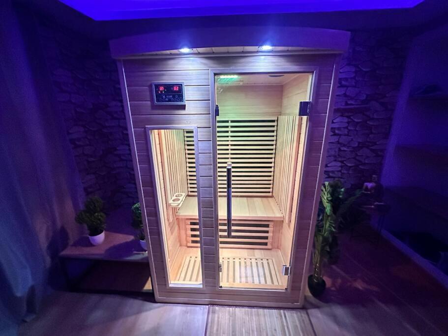 E Servagnat T3 Luxe Avec Sauna Jacuzzi Et Hammam Эперне Экстерьер фото